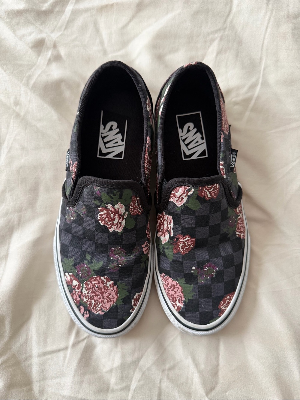 Women’s Vans slip on sneakers